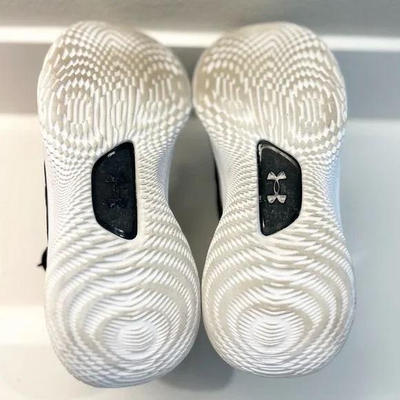 Curry Flow 'Black White' Size 4.5 - Picture 10 of 11